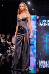 Luxuar Fashion